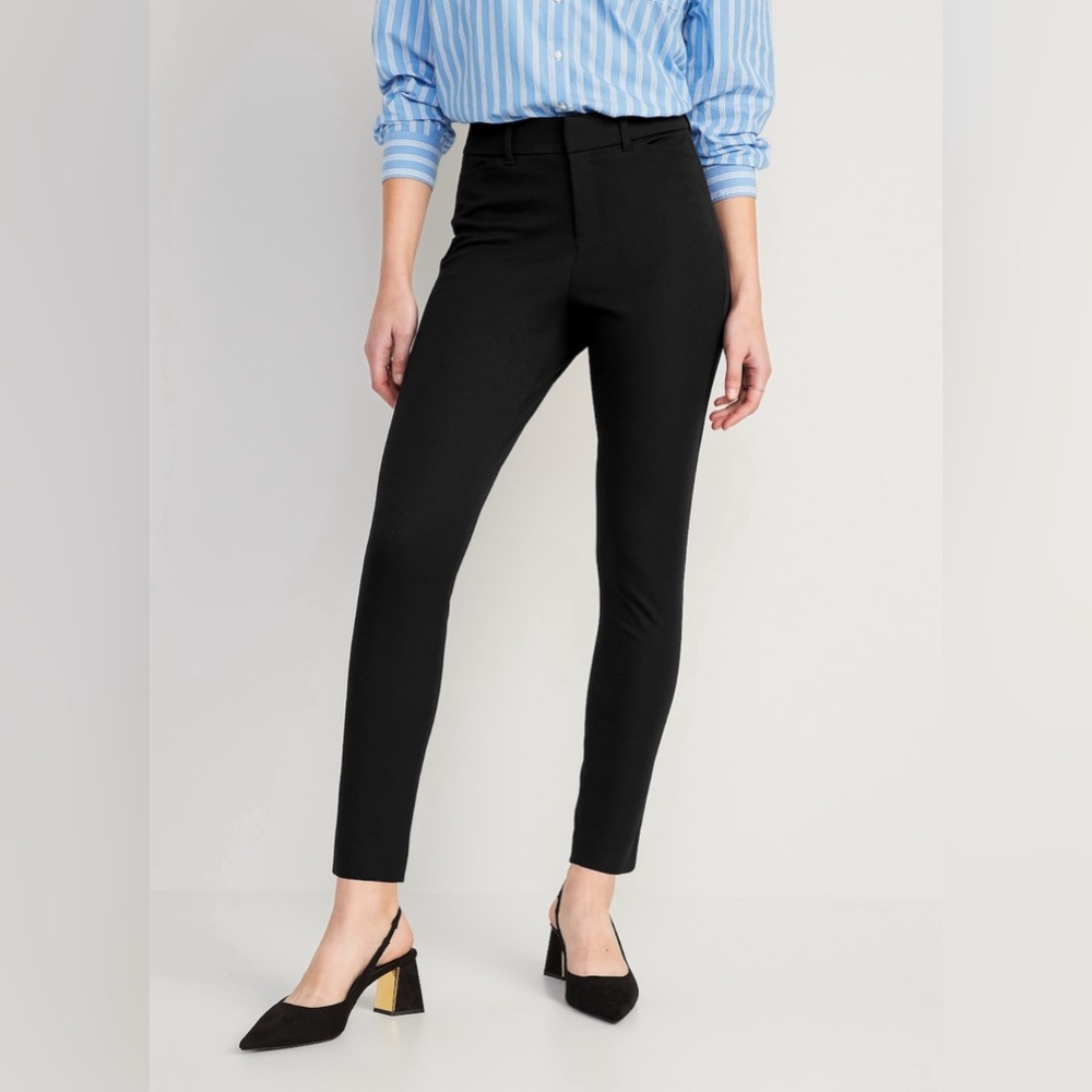 Old Navy High Rise Pixie Ankle Pants - Black, Size